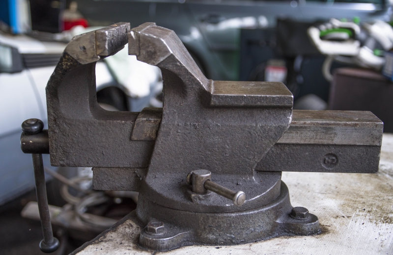 ferronnier-ROURE-min_vise-5314060